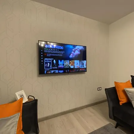 Comfy 2 - Free Parking - 350mbps Wifi - Netflix Apartment
